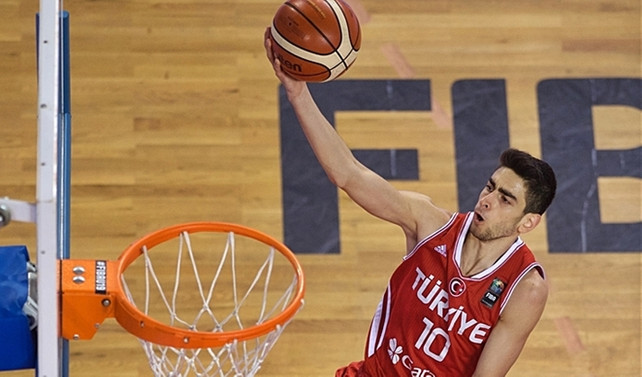 Genç yıldız NBA yolcusu