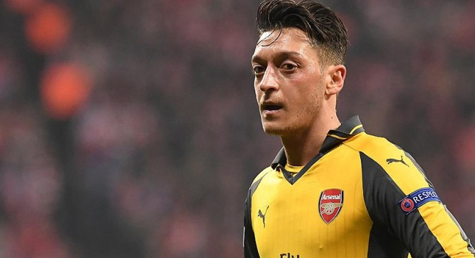 Arsenal'de kalmak istiyor