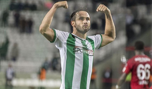 Atiker Konyasporlu Vukovic Olympiakos'ta
