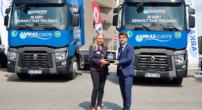 Arkas'ın araçları Renault Trucks'tan