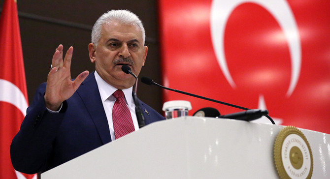 'Alnında hain yazanın, göğsünde kahraman yazsa neye yarar'