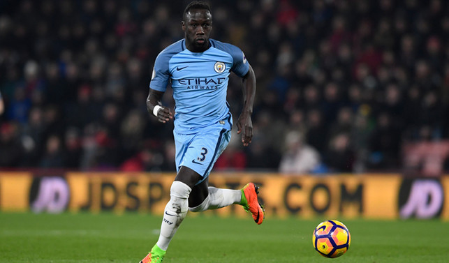 Bursaspor'un gözü kulağı Bacary Sagna'da