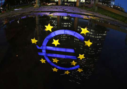 Euro Bölgesi'nde enflasyon ECB hedefinden uzaklaştı