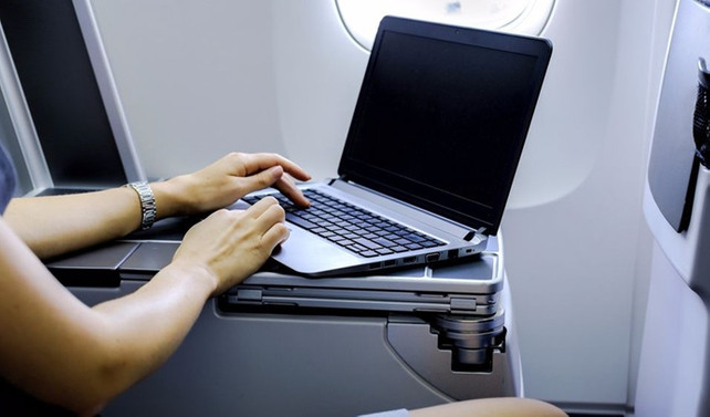 ABD, Suudi Arabistan'a laptop yasağını kaldırdı