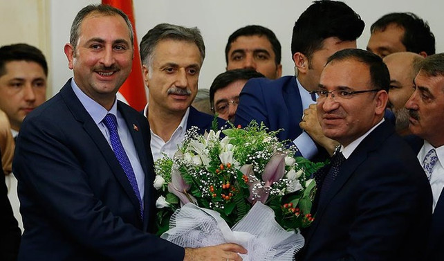 Adalet Bakanlığında devir teslim töreni