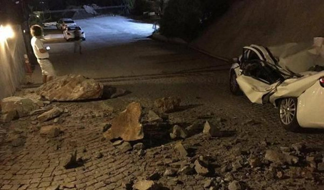 Deprem Yunanistan'da iki can aldı