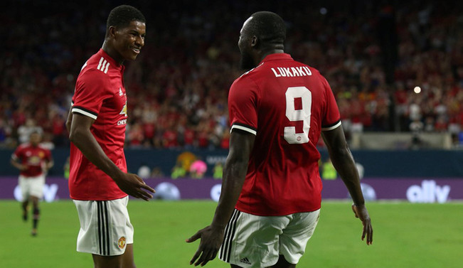 Manchester United, City'yi 2-0'la geçti