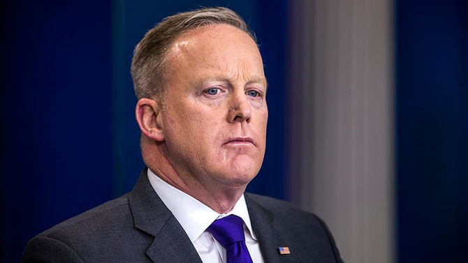 Beyaz Saray Sözcüsü Spicer'ın istifası kabul edildi