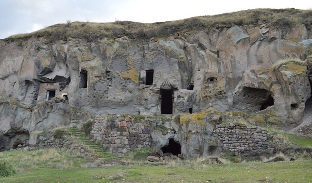 Bitlis'teki mağara evler turizme kazandırılıyor