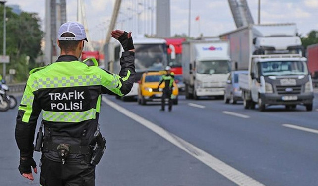 60 polise 'rüşvet' gözaltısı