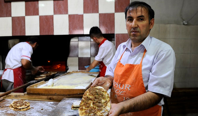 Çölyak hastaları için glutensiz pide üretti