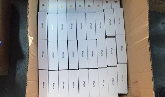 Atatürk Havalimanı'nda iPhone 8 ele geçirildi