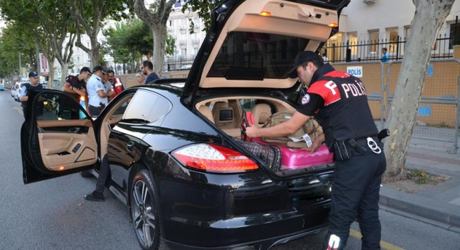 İstanbul'da 39 ilçede 5 bin polisle denetim
