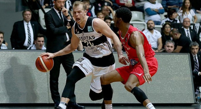 Michael Roll Maccabi'de