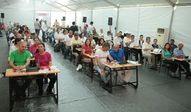 CHP PM çadırda toplandı