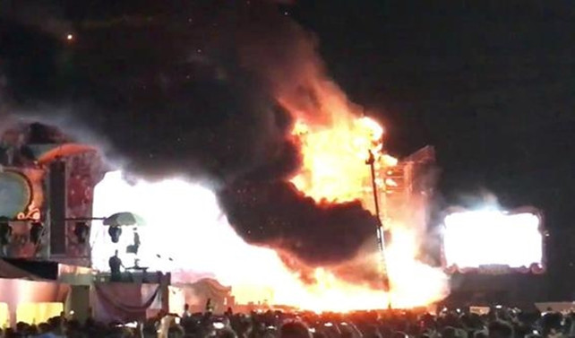 Müzik festivalinde yangın: 22 bin kişi tahliye edildi