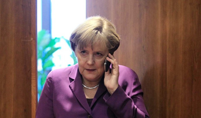 Kral Selman ile Merkel telefonda görüştü