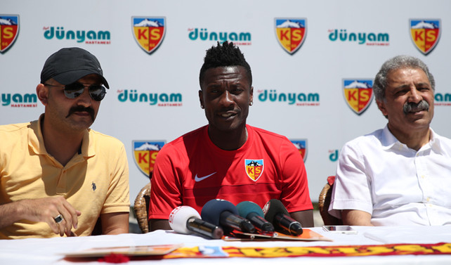 Kayserispor Asamoah Gyan ile sözleşme imzaladı