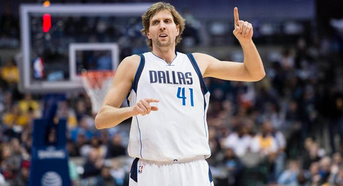 Dallas, Nowitzki ile 'devam' dedi