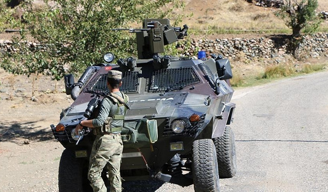 Hakkari'de iş makineleri taşıyan konvoya saldırısı: 4 ölü