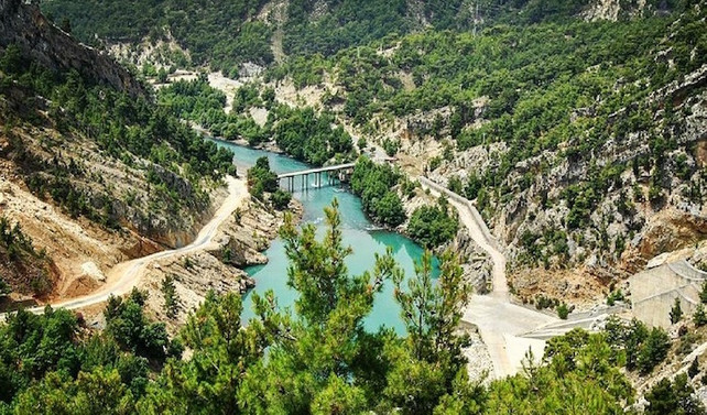 Hiç santrali yok ama 2 bin MW'lik kurulu gücü yönetiyor