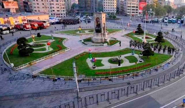 Taksim'de bomba paniği