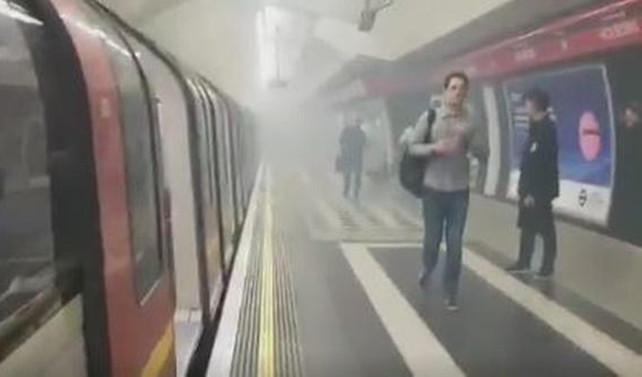 Londra'da metro istasyonunda yangın