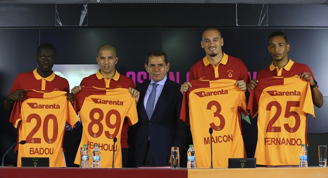 Galatasaray'dan imza şov
