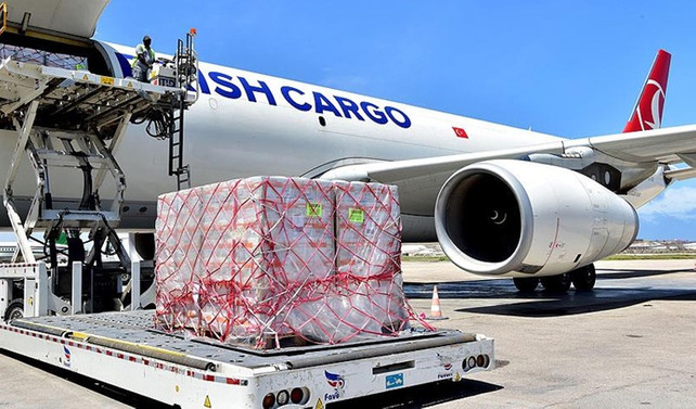 THY'den Somalili çocuklara 60 ton besin yardımı
