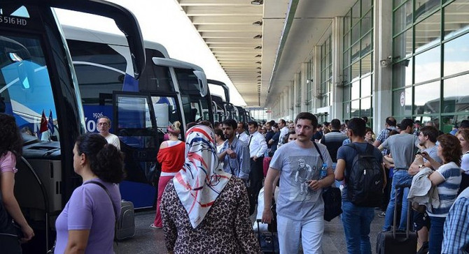Otobüs biletlerinin yüzde 80'i tükendi