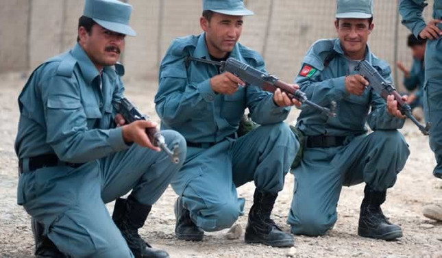 Afganistan'da çatışma: 5 polis öldü