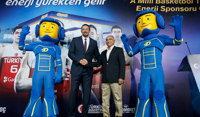 OPET A Milli Basketbol Takımı'nın akaryakıt tedarikçisi oldu