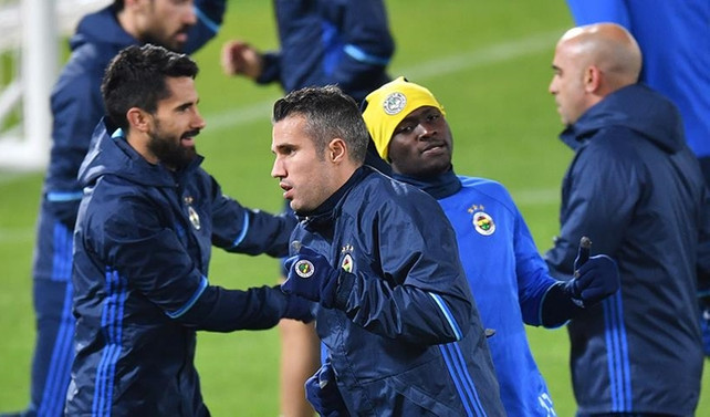 Fenerbahçe'de iki oyuncudan kötü haber