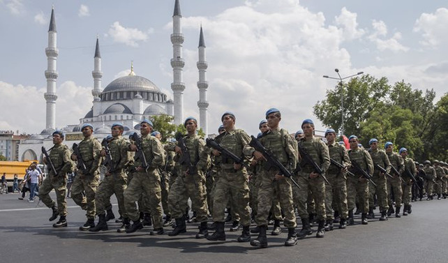 Ankara'da geçit töreni düzenlendi