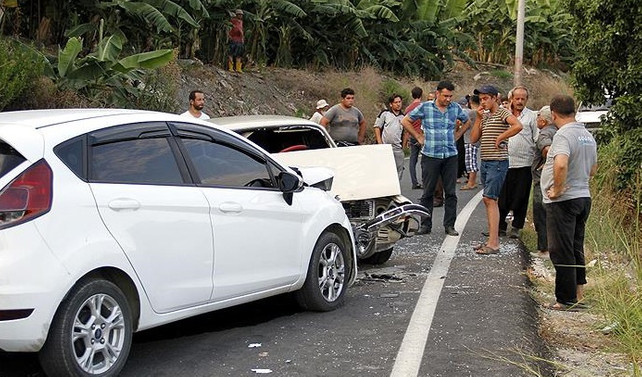 Alanya'da trafik kazası: 12 yaralı