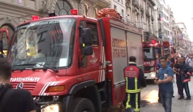 İstiklal'de yangın paniği