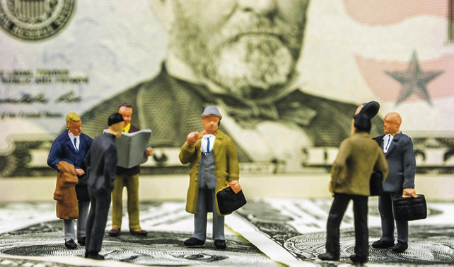 Akıllı telefonlar, bankalara yüzlerce şube kapattırıyor!