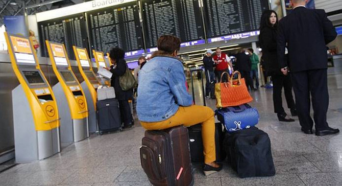 Frankfurt Havalimanı'nda biber gazlı saldırı