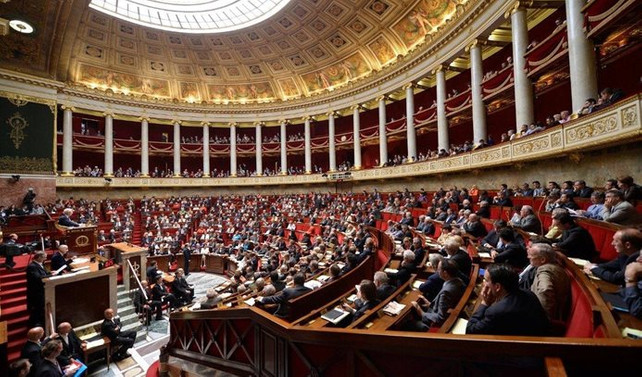 Fransa, çalışma yasasında geri adım atmıyor