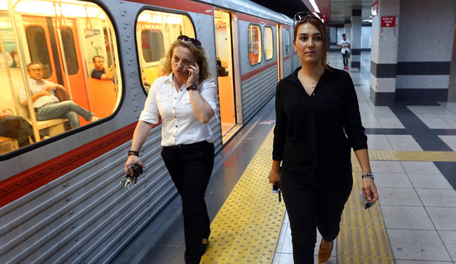 Ankara metrosunun kadın vatmanları