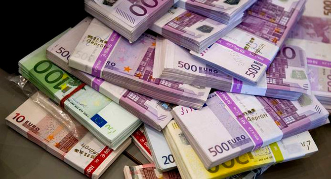 Euro Bölgesi'nde enflasyonun düşmesi güçlü euroya bağlı