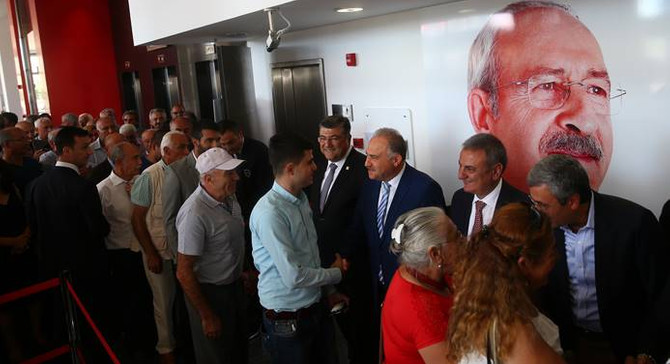 CHP'de parti içinde bayramlaşma gerçekleştirildi