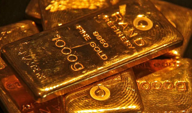 Altın, Fed sonrası hızla düşüyor