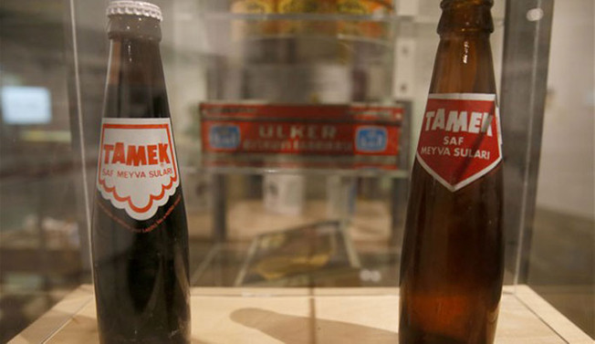 Kahverengi cam meyve suyu şişeleri geri geliyor