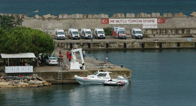 Kocaeli açıklarında göçmen teknesi battı