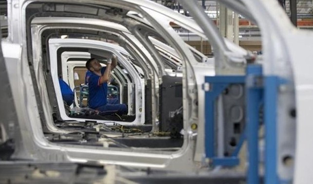 Almanya imalat ve hizmet PMI beklentileri aştı