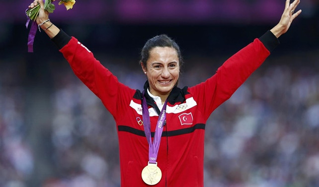 Aslı Çakır'a, ömür boyu men cezası