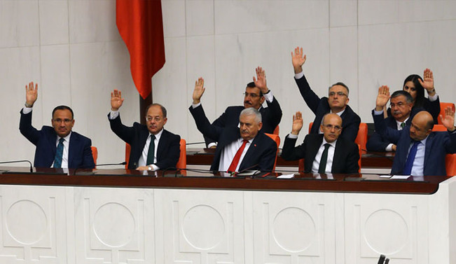 Irak - Suriye tezkeresi TBMM'den geçti