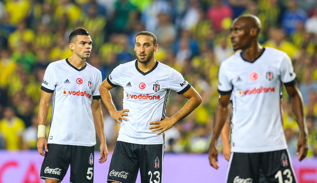 Beşiktaş derbiden ağır yaralı çıktı