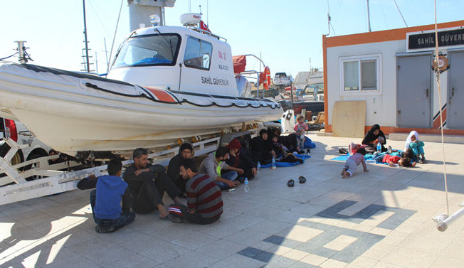 Balıkesir'de 126 kaçak göçmen yakalandı